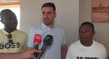 Ghanaian king and queen inspect furniture design products