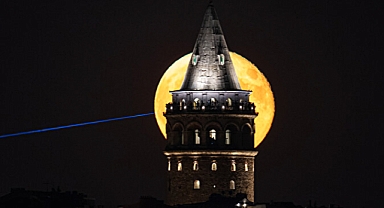 The July Full Moon Illuminates Istanbul’s Historic Skyline: Galata Tower and Çamlıca Mosque