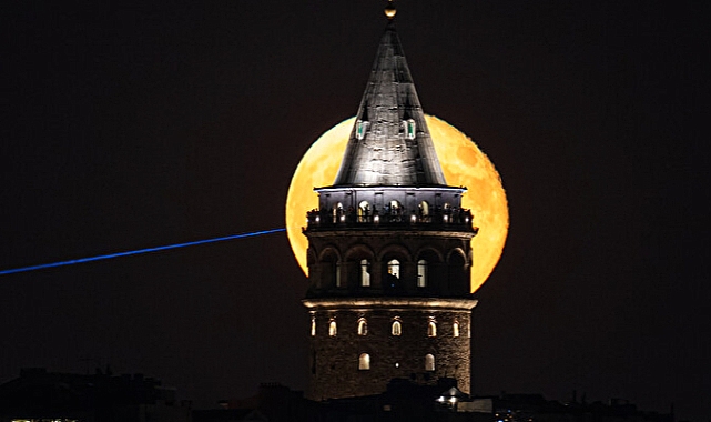 The July Full Moon Illuminates Istanbul’s Historic Skyline: Galata Tower and Çamlıca Mosque