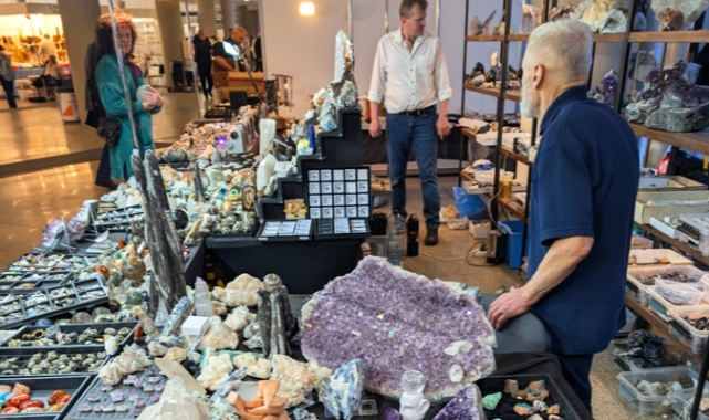 Europe's Largest Jewelry Fair Opens Its Doors in Vilnius